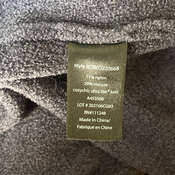 Barefoot Dreams CozyChic Ultra Lite Sleeveless
Shawl Cascading Vest Sz XS - Picture 6 of 6